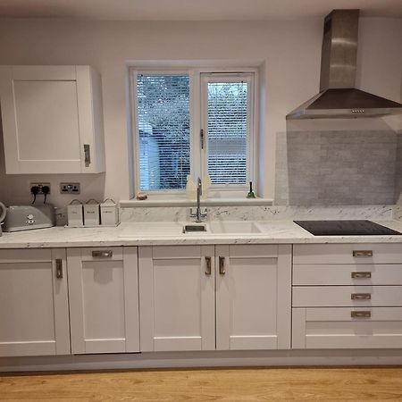 Begonia Cottage Briston ภายนอก รูปภาพ