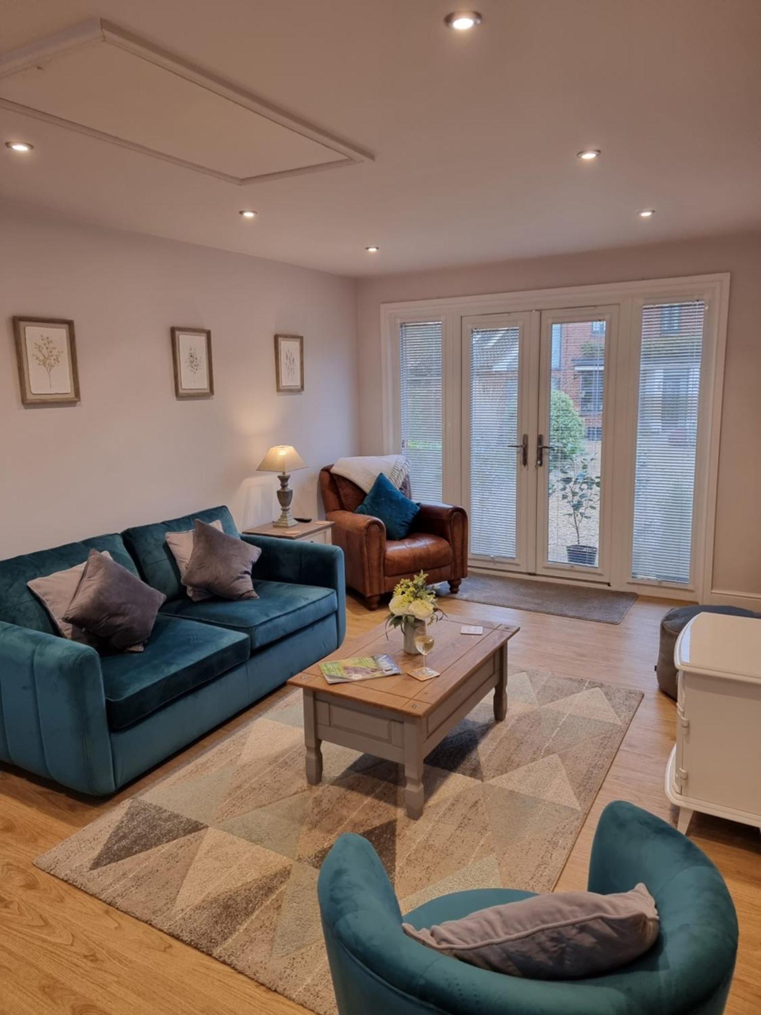 Begonia Cottage Briston ภายนอก รูปภาพ
