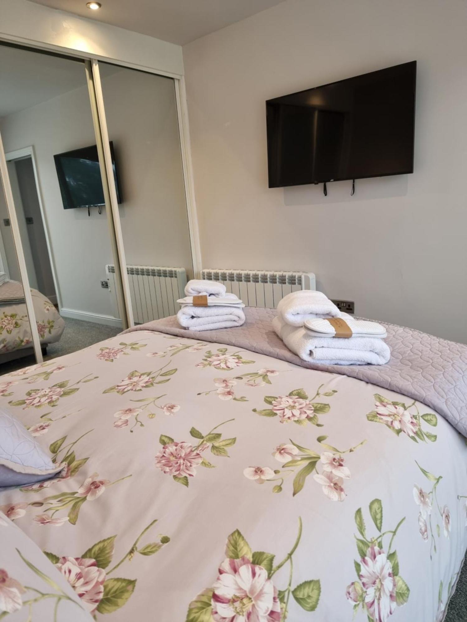Begonia Cottage Briston ภายนอก รูปภาพ