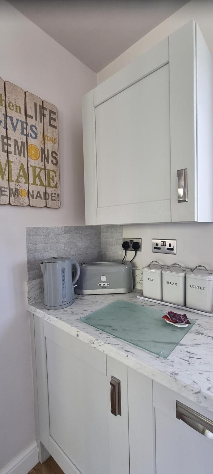 Begonia Cottage Briston ภายนอก รูปภาพ